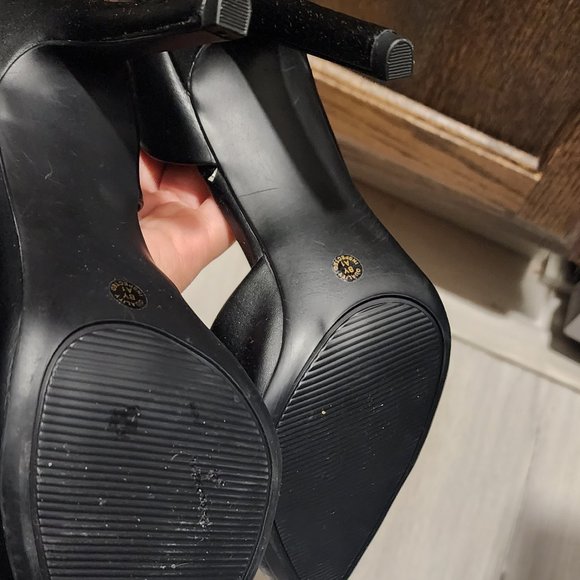 a.n.a claire black - Picture 6 of 7